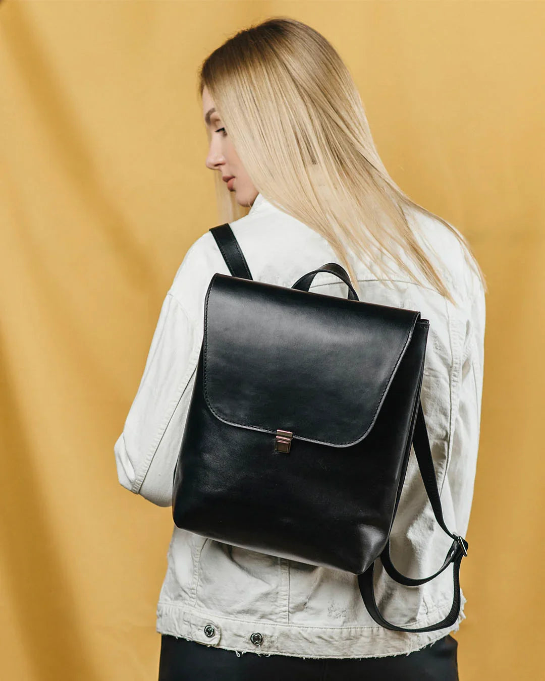 Жіночий шкіряний рюкзак Ember із замком