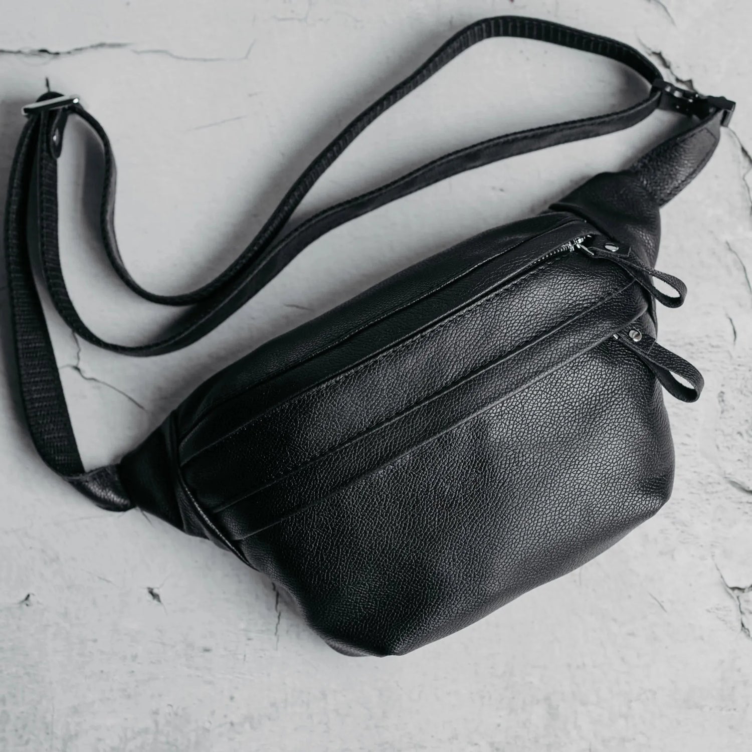 Leather Waist Bag with Zipper | Grainy Black - Skin and Skin