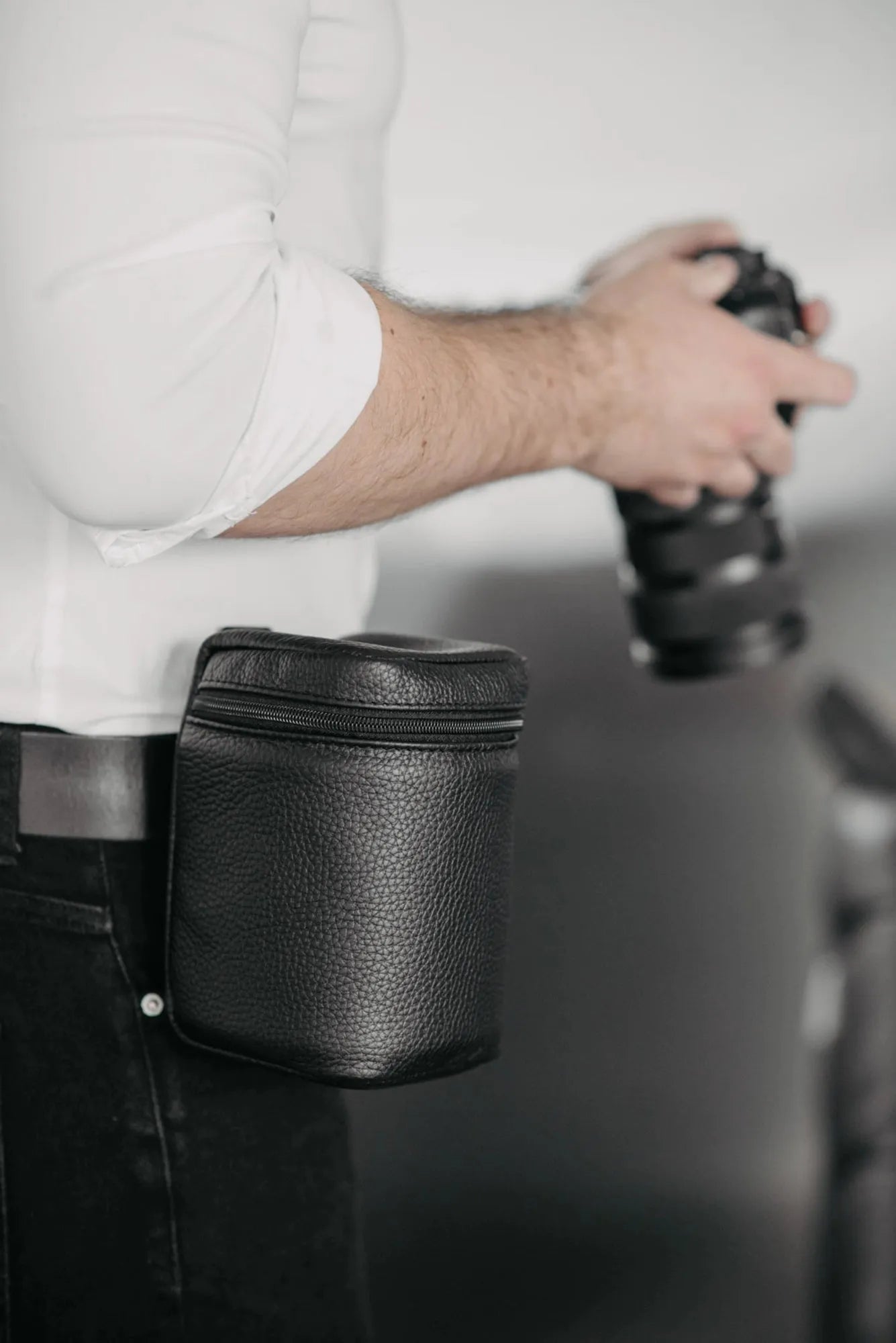 Full-Grain Leather Camera Lens Case | Black - Skin and Skin