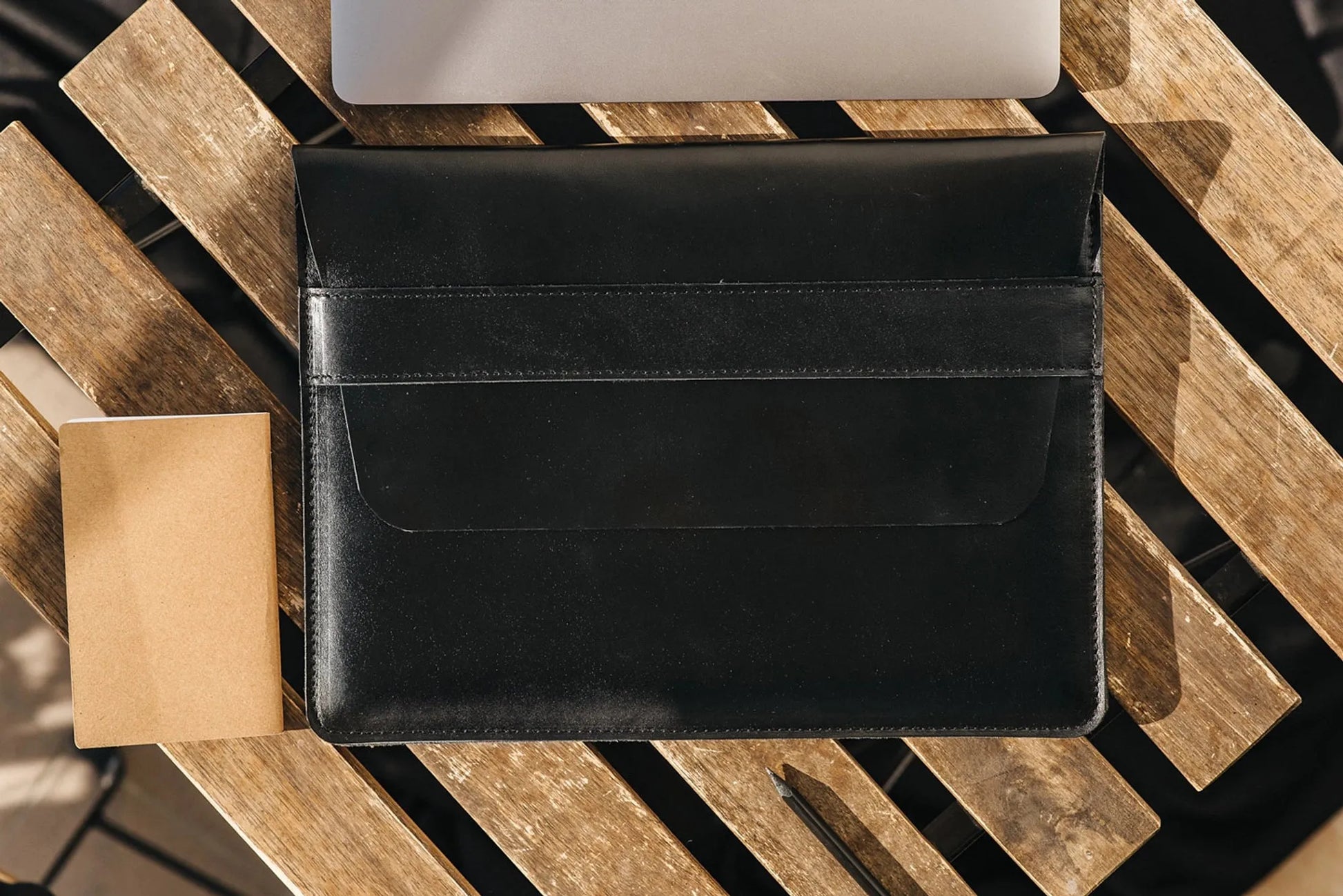 Matted Leather Sleeve for Macbook - All sizes | Black - Skin and Skin