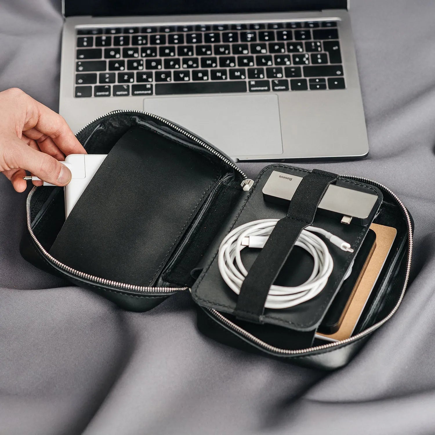 Шкіряний органайзер для техніки | Drop Kit M,L