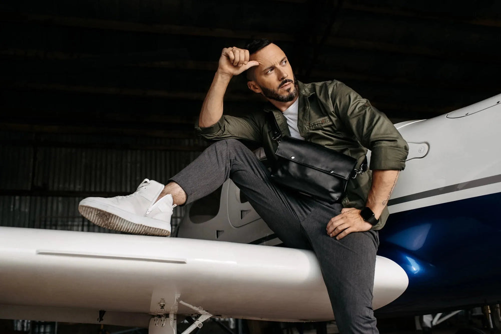 Men's Leather Crossbody Bag L | Smooth Black - Skin and Skin