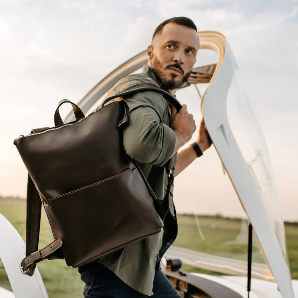 Шкіряний мінімалістичний рюкзак Flatrock