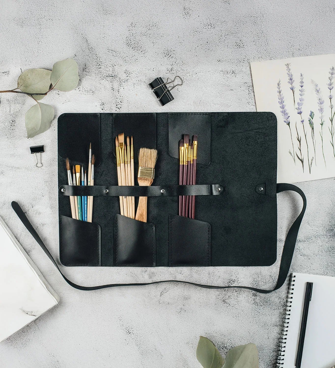 Скрутка-органайзер для пензлів з гладкої шкіри