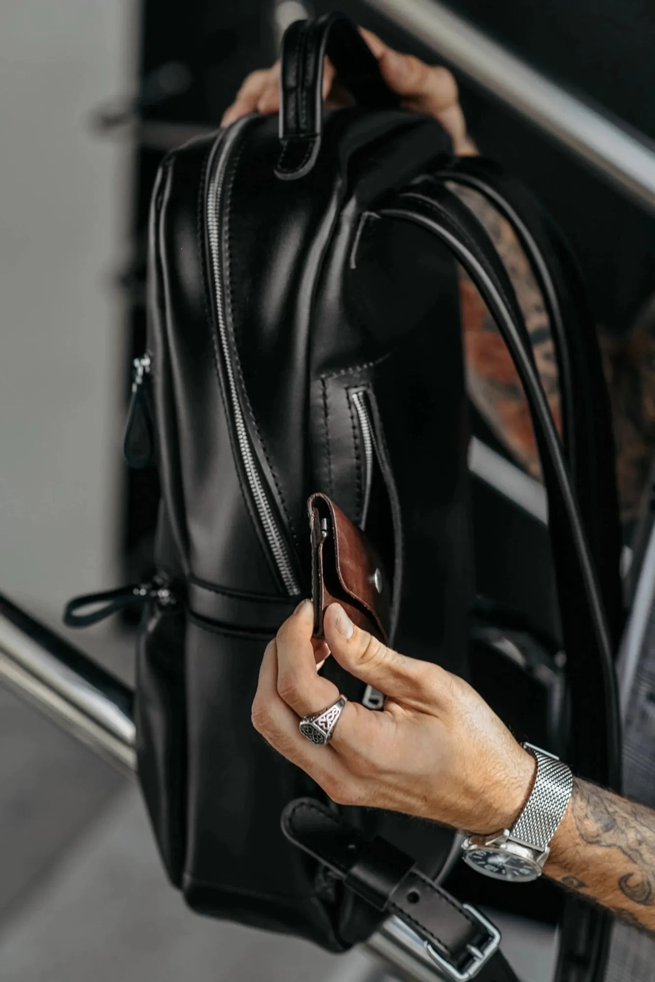 Leather Backpack for Everyday - Splay | Black - Skin and Skin