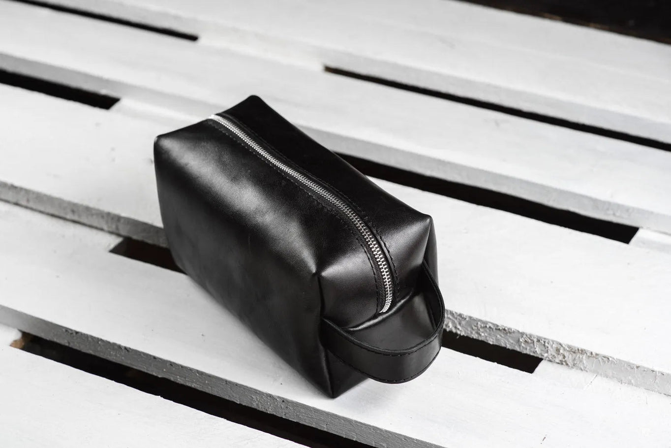 Leather Dopp kit | Smooth Black - Skin and Skin