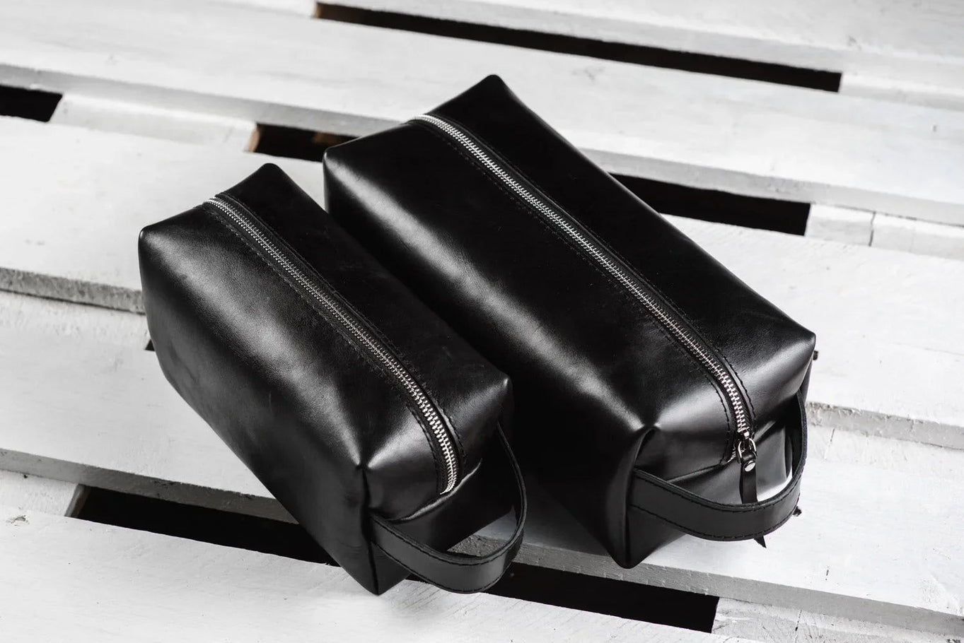 Leather Dopp kit | Smooth Black - Skin and Skin