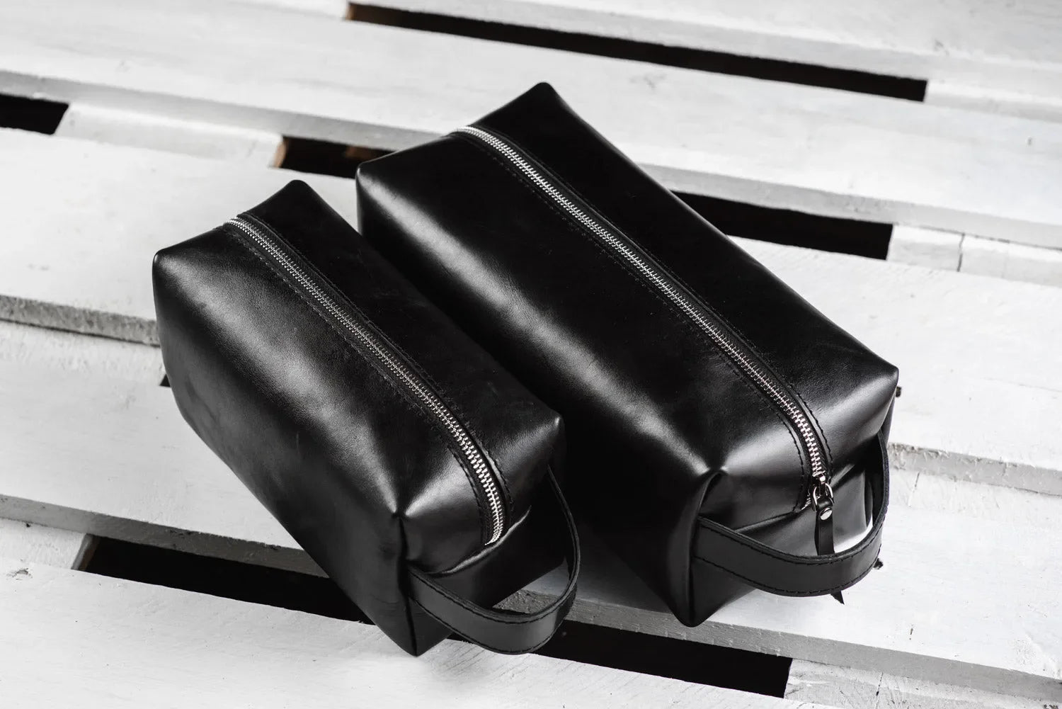 Leather Dopp kit | Smooth Black - Skin and Skin