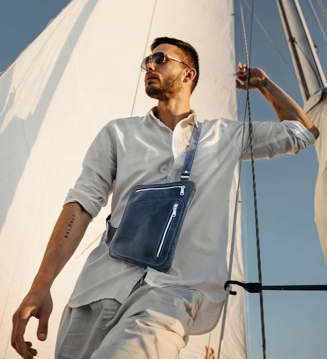 Чоловічий слінг із матової шкіри | Hidden