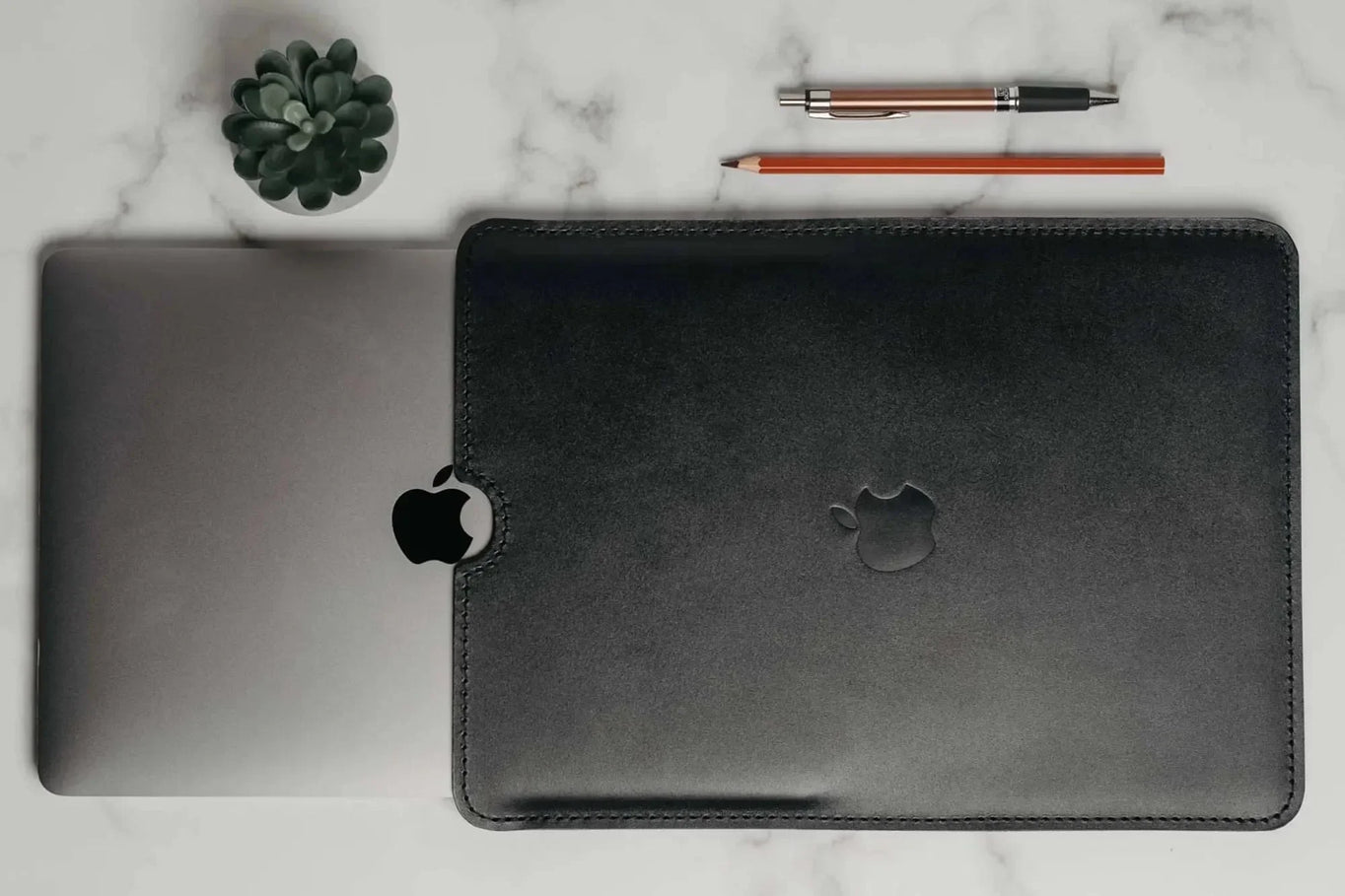 Leather Ipad Case with Wool Lining | Black - Skin and Skin