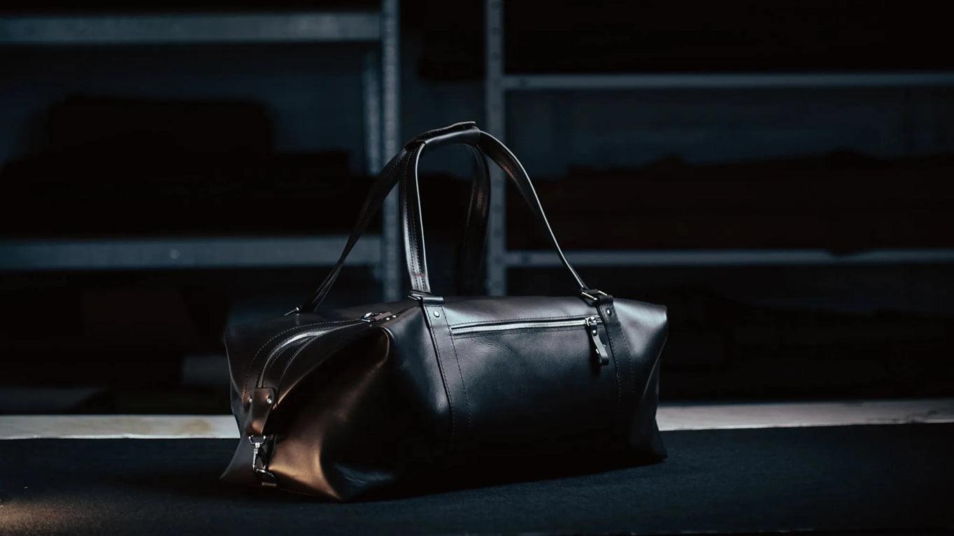 Travel Bag / Duffel Bag - Smooth leather Leather Duffel Bag - Stout | Black - Skin and Skin