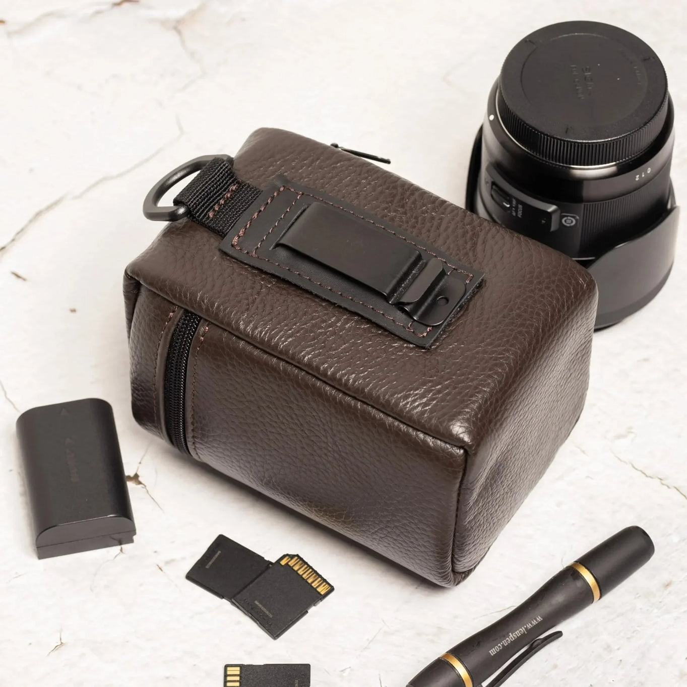Full-Grain Leather Camera Lens Case | Chocolate Brown - Skin and Skin