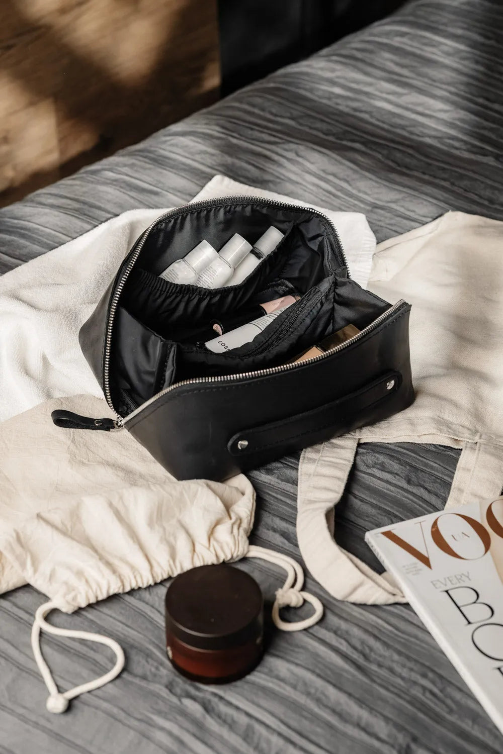 Fullgrain Leather Cosmetic Bag - BeautyBox | Matte Black - Skin and Skin